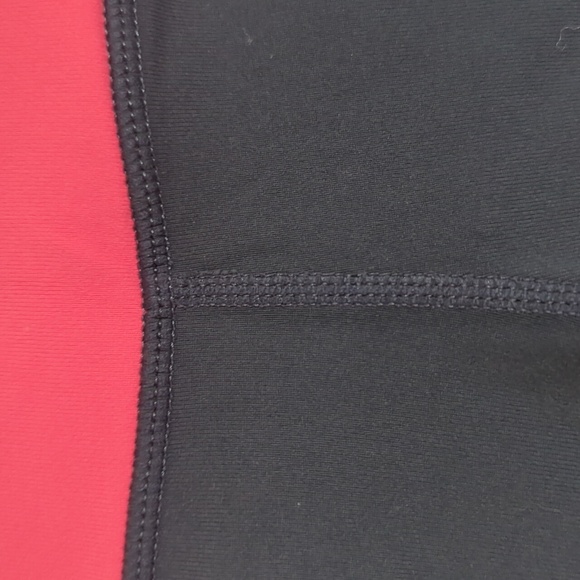 Lululemon Groove Crop, Color Gray/Pink/White Size 8 - Picture 7 of 15